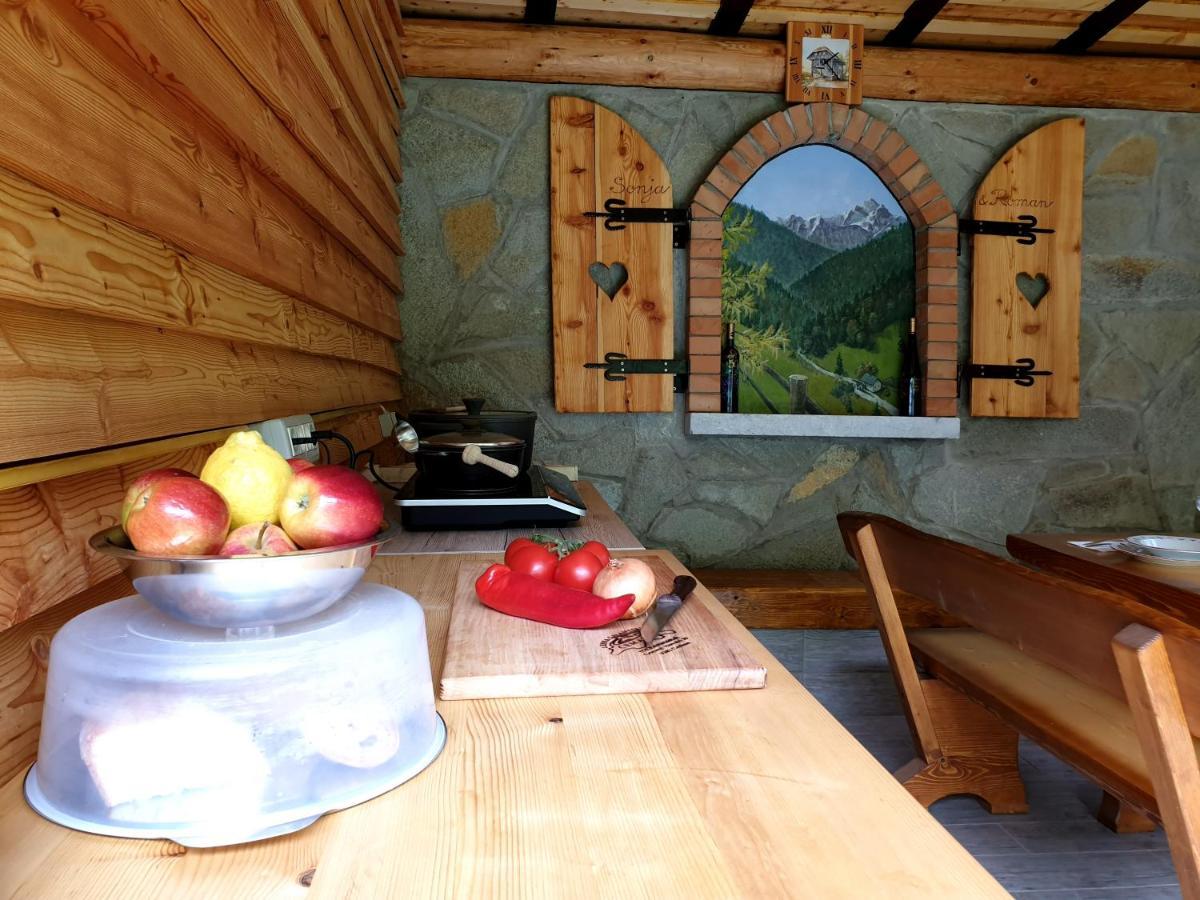 Apartment And Garden House Among The Mountains Podbrdo Exterior foto